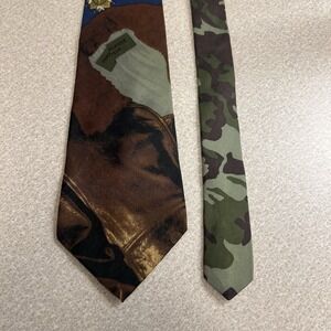 VTG Tommy Hilfiger Necktie Italian Silk Medals‎ Crests Camo USA 3.75 X 56
